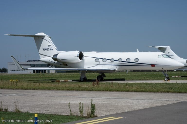 N403JS